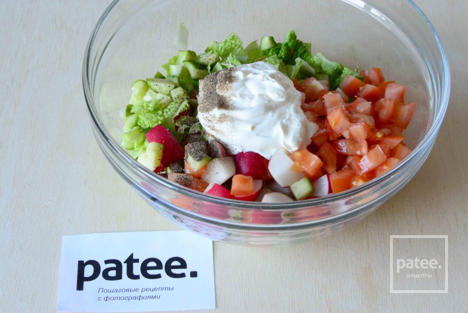 Овощной салат с яйцом - Шаг 8