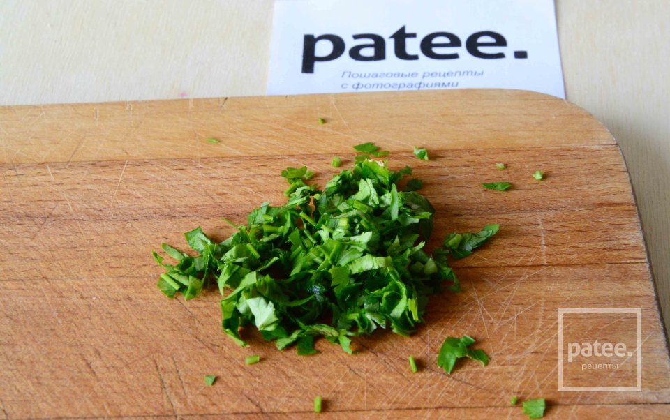 Овощной салат с яйцом - Шаг 10