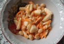 Салат из моркови с консервированной фасолью