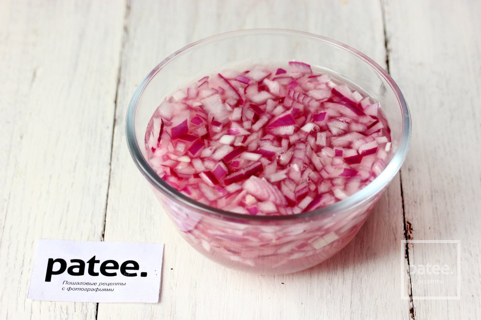 Салат с солёной скумбрией и овощами - Шаг 2