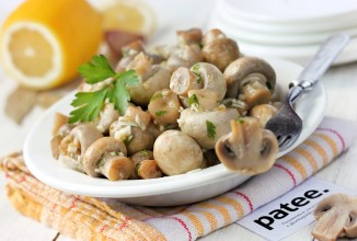 Шампиньоны, маринованные с лимоном и чесноком