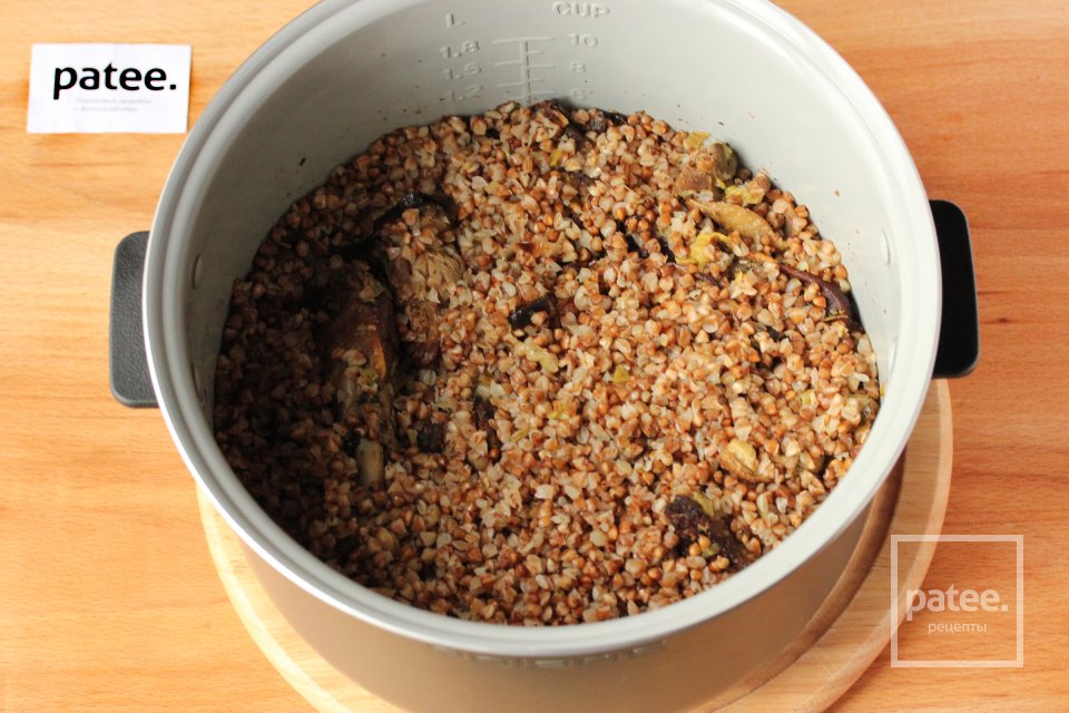 Утка с гречкой и луком-пореем в мультиварке - Шаг 10