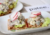 Тартар из сельди с яблоками