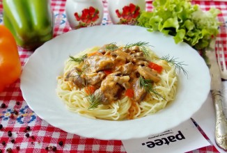 Индюшиные сердечки в грибном соусе