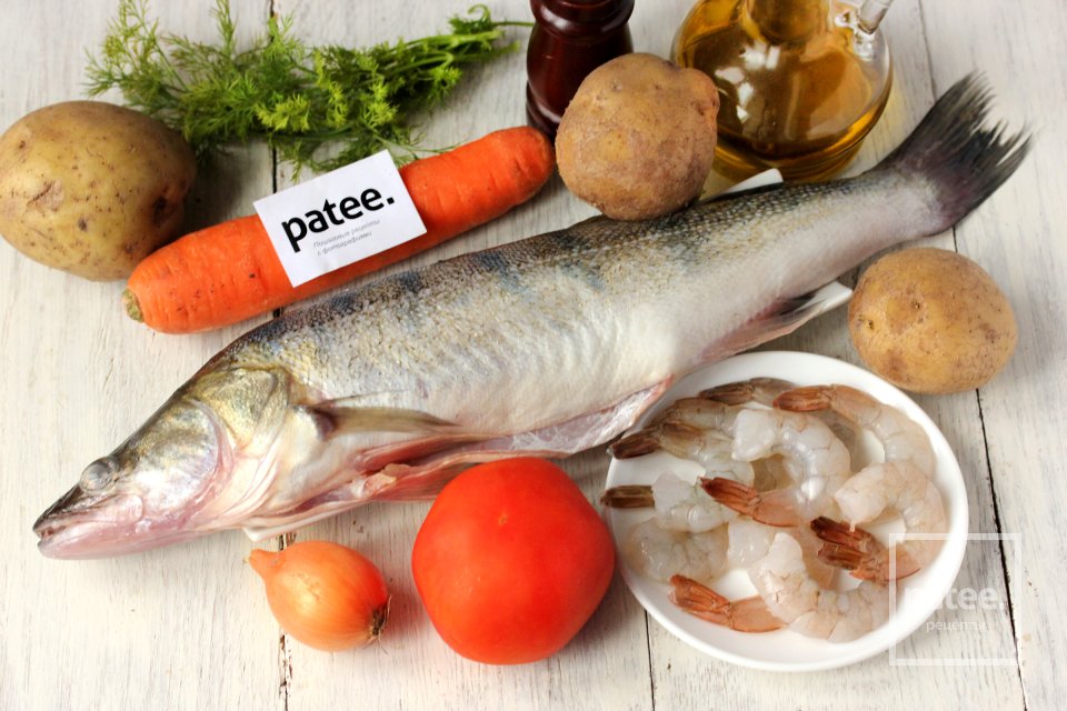 Рыбный суп из судака с креветками и помидорами - Шаг 1