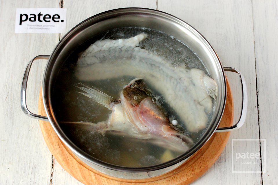 Рыбный суп из судака с креветками и помидорами - Шаг 6