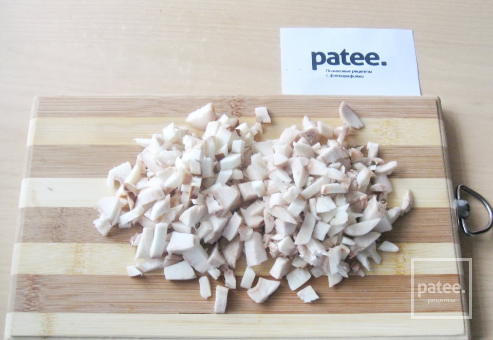 Котлеты из норвежского хека с грибами - Шаг 2