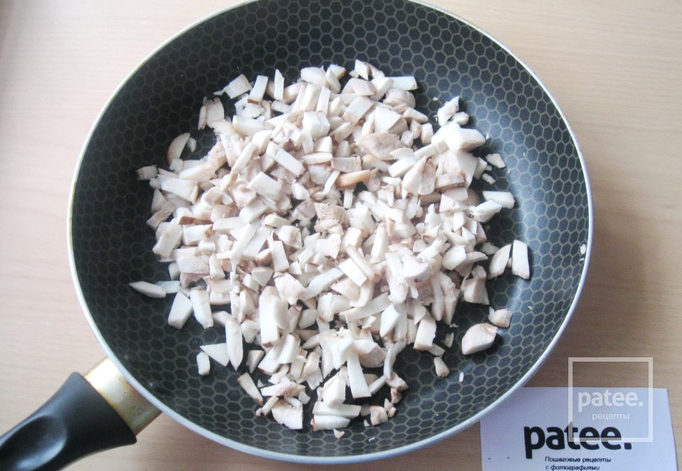 Котлеты из норвежского хека с грибами - Шаг 3