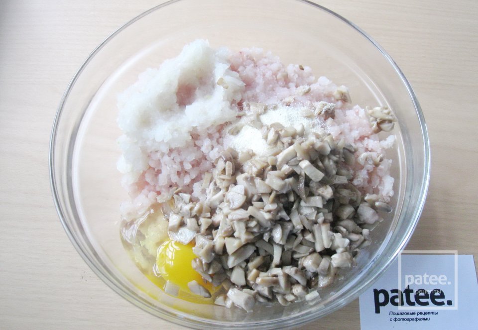 Котлеты из норвежского хека с грибами - Шаг 9