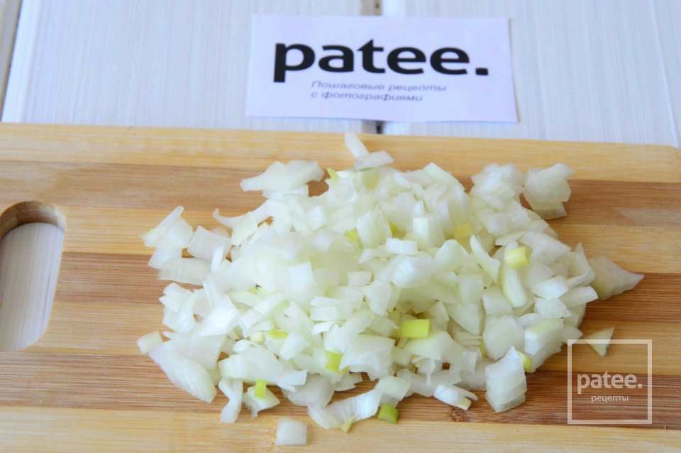 Салат из копченой курицы с шампиньонами и гранатом - Шаг 6