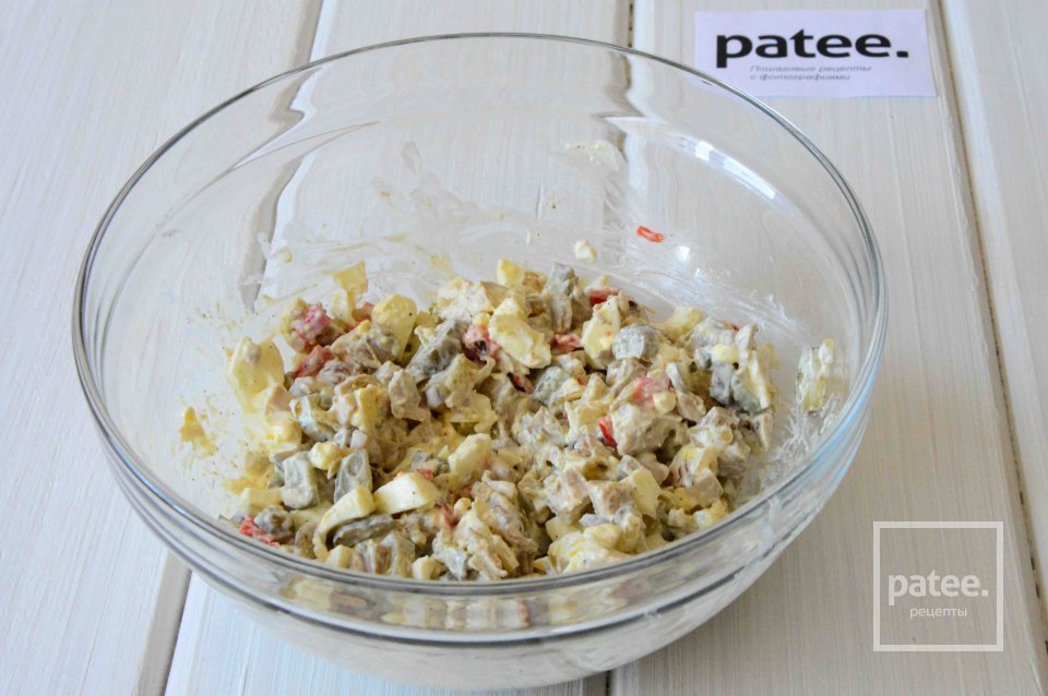 Салат из копченой курицы с шампиньонами и гранатом - Шаг 16