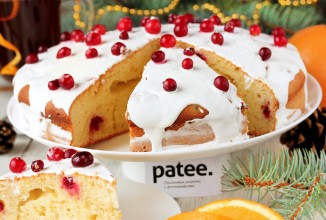 Апельсиновый пирог с клюквой и глазурью