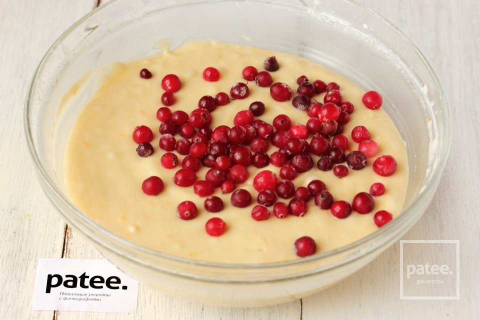 Апельсиновый пирог с клюквой и глазурью - Шаг 8