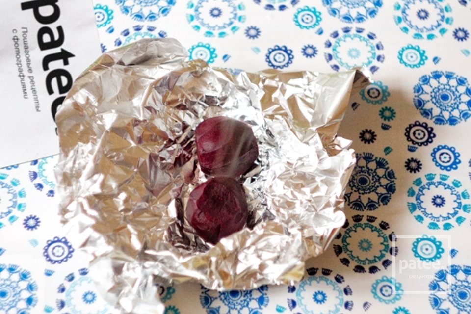 Свекла на поленте с трюфельным маслом и соусом из ягод крыжовника - Шаг 2