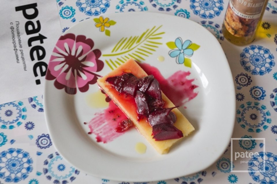 Свекла на поленте с трюфельным маслом и соусом из ягод крыжовника - Шаг 10