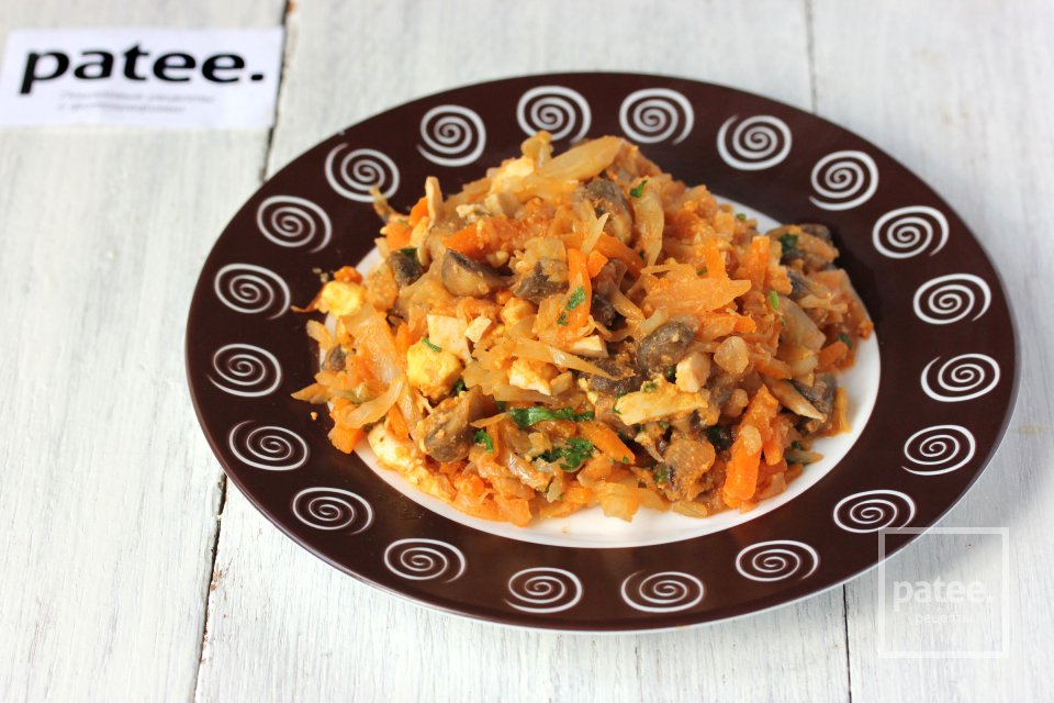 Капуста с грибами и яйцом, тушеная в мультиварке - Шаг 16