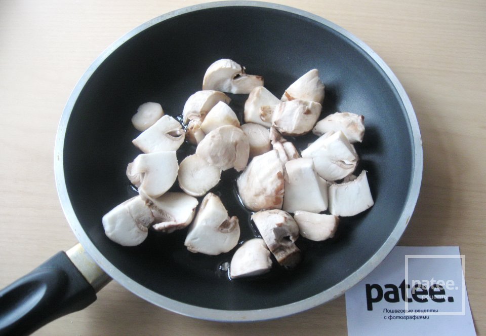 Тунец в вине с рисом и грибами - Шаг 3