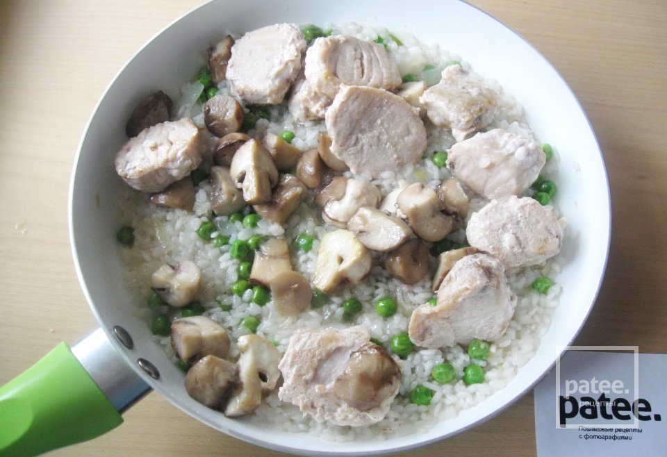 Тунец в вине с рисом и грибами - Шаг 9