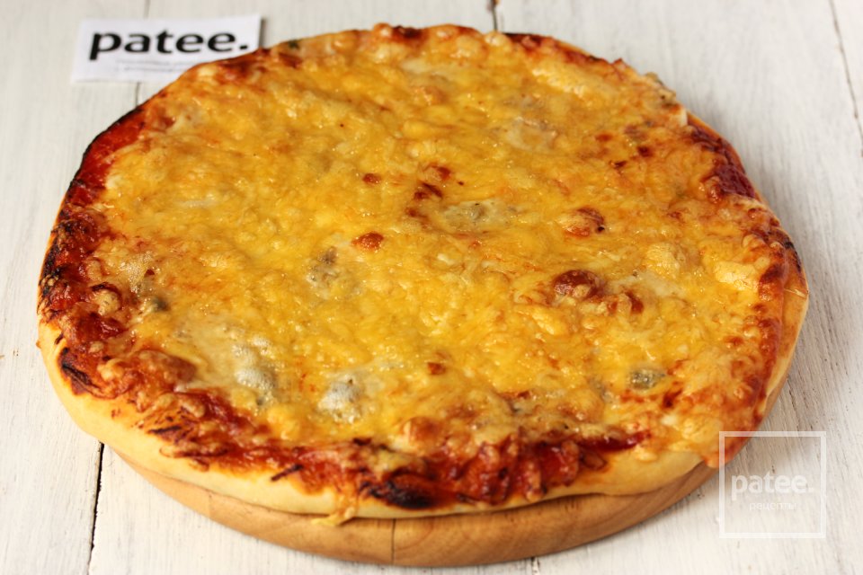 Калорийность пиццы 4 сыра. Калории в пицце 4 сыра. Пицца папа Джонс 4 сыра. Пицца 4 сыра калорийность. Пицца 4 сыра калорийность на 1 кусок.