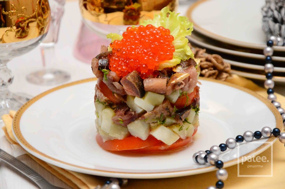 Салат с копчёной сельдью и красной икрой - Шаг 12