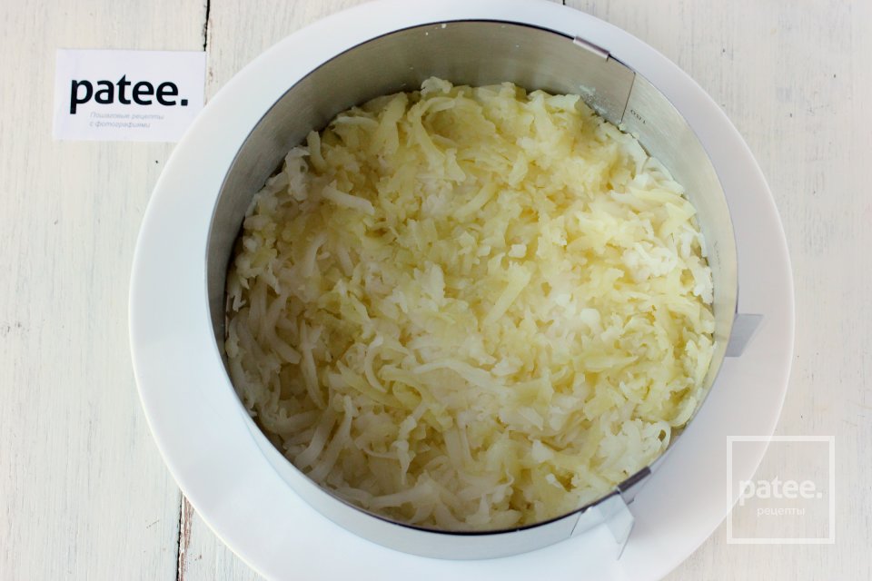 Салат Шуба с морской капустой и сыром - Шаг 3