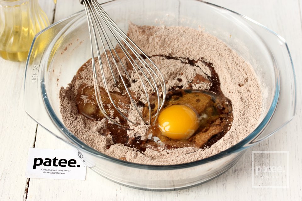 Шоколадный пирог с творожными шариками в мультиварке - Шаг 8