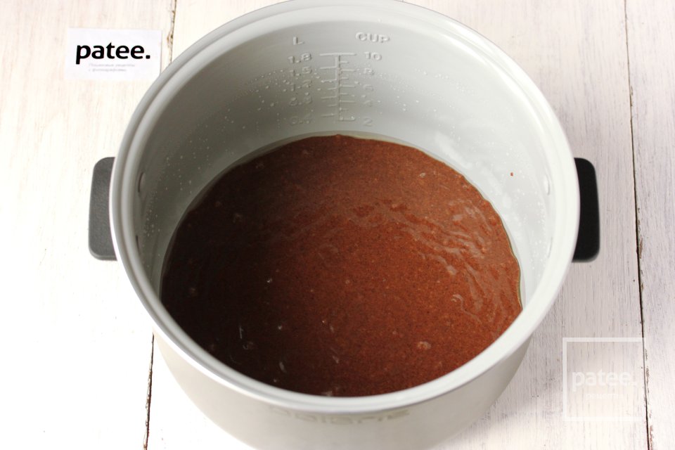 Шоколадный пирог с творожными шариками в мультиварке - Шаг 11