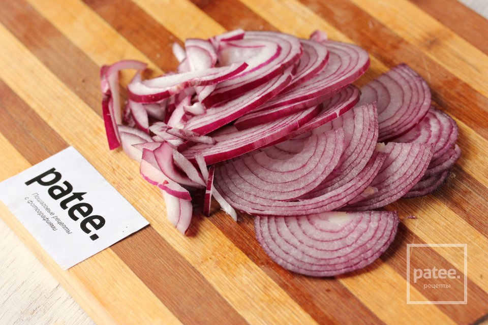 Краснокочанная капуста с изюмом и черносливом в мультиварке - Шаг 3