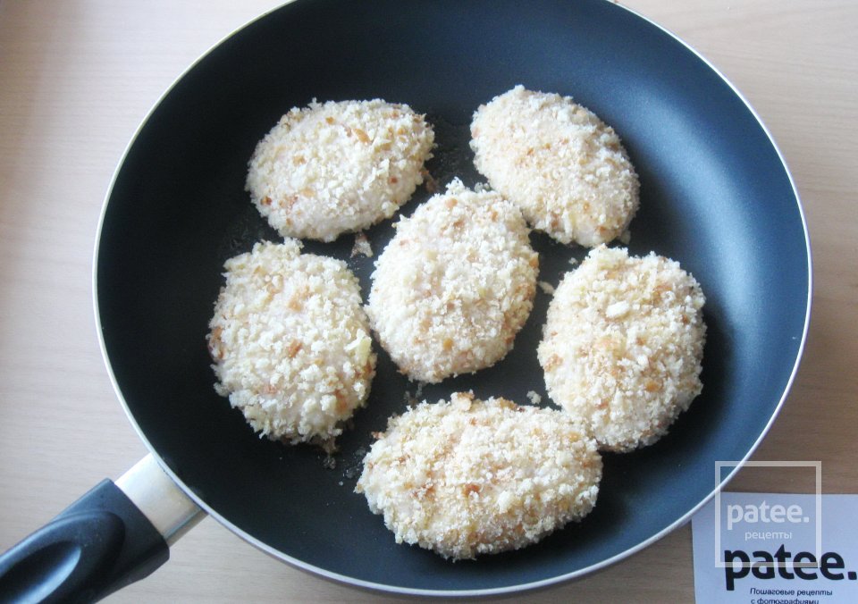 Котлеты из тунца с сыром и сметаной - Шаг 12