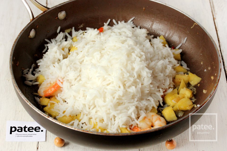 Тайский рис с ананасами и креветками - Шаг 9