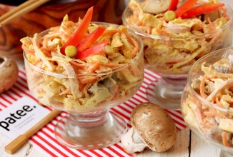 Салат с ветчиной, грибами и корейской морковью Красный дракон