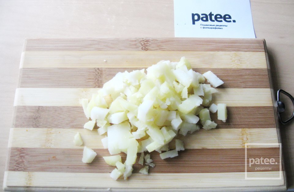 Салат Оливье с телятиной и раковыми шейками - Шаг 3