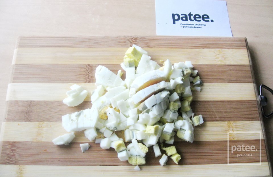 Салат Оливье с телятиной и раковыми шейками - Шаг 4