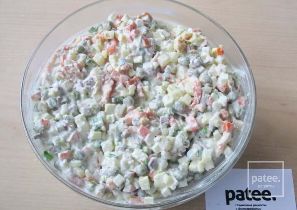 Салат Оливье с телятиной и раковыми шейками - Шаг 11