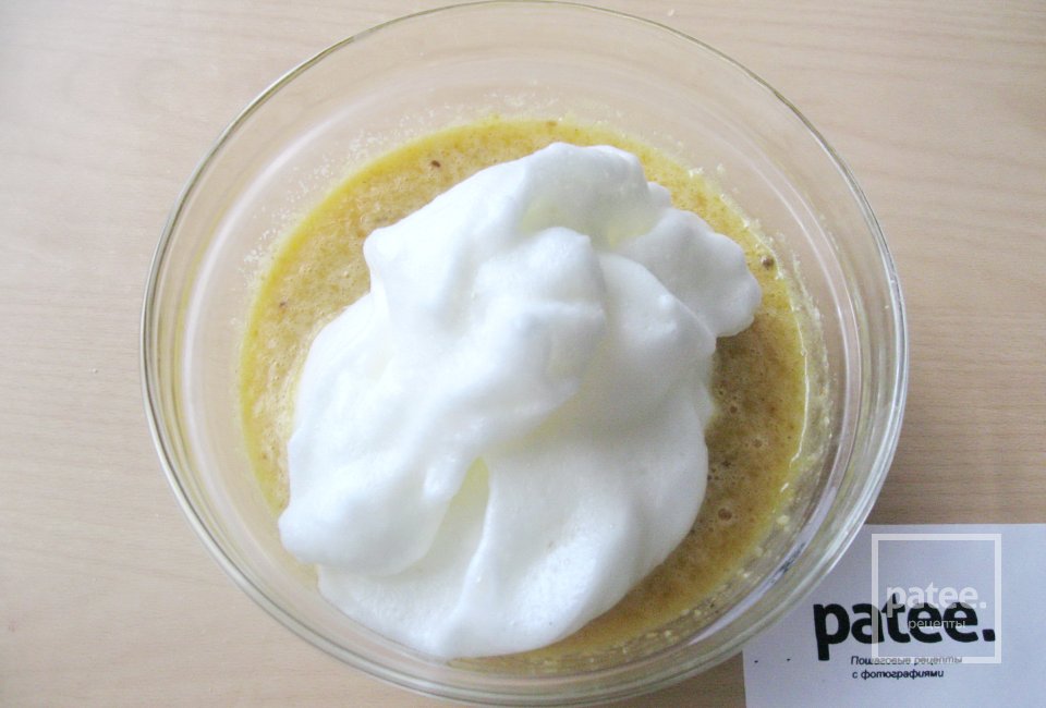 Миндальный торт с абрикосами - Шаг 14