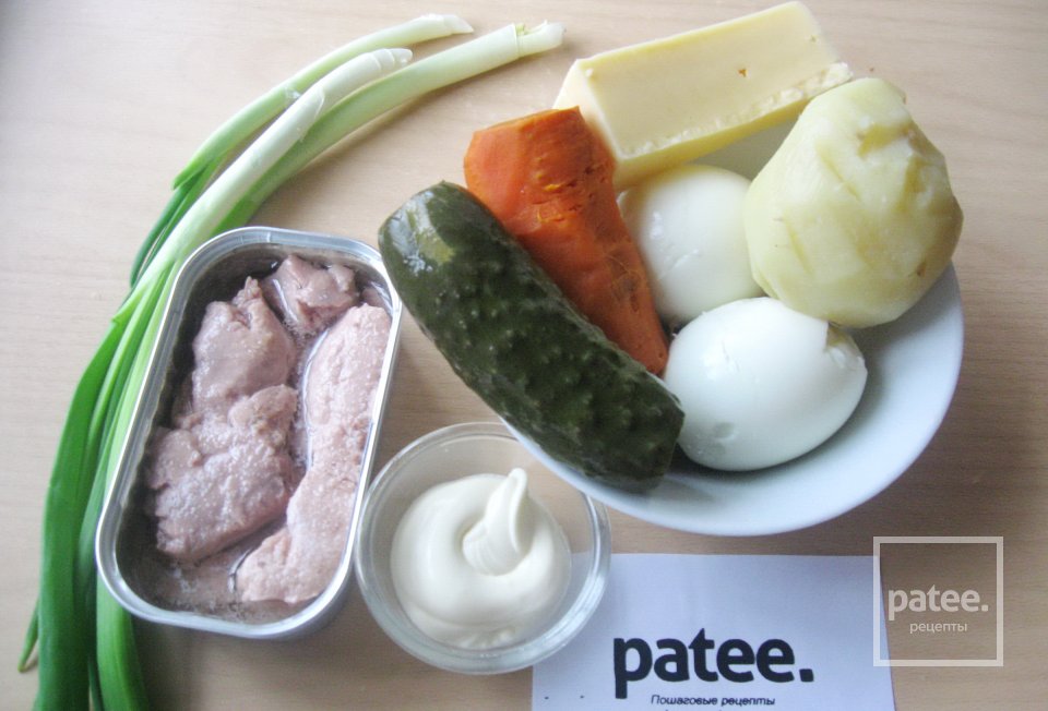 Слоёный салат из печени трески - Шаг 1