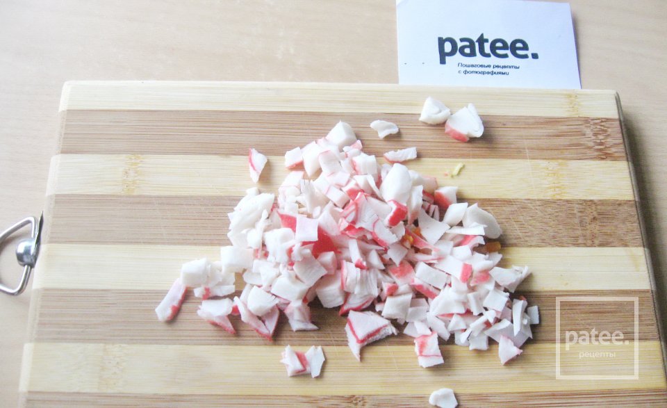 Салат с копченой форелью - Шаг 5