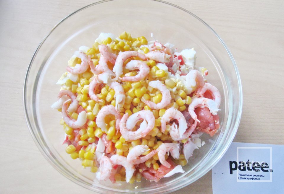 Салат с копченой форелью - Шаг 9