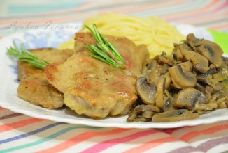 Свинина с грибами