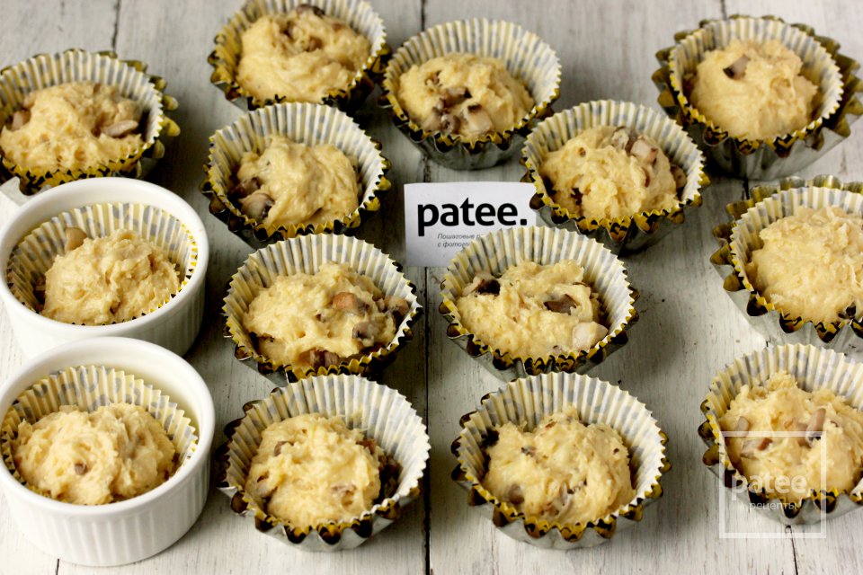 Сырные маффины с грибами - Шаг 11