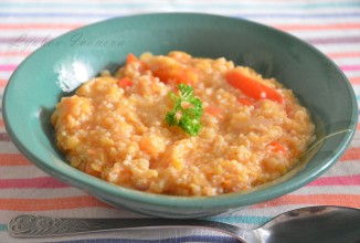 Томатный суп-похлёбка с кускусом, сладким перчиком и острым чили