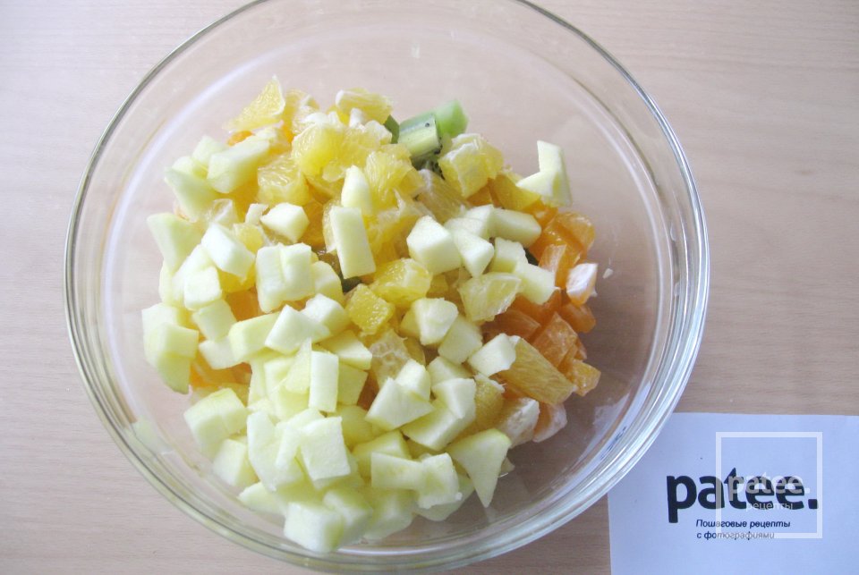 Фруктовый салат в ананасе Витамин - Шаг 10