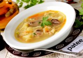Суп с кроличьими потрошками и лапшой