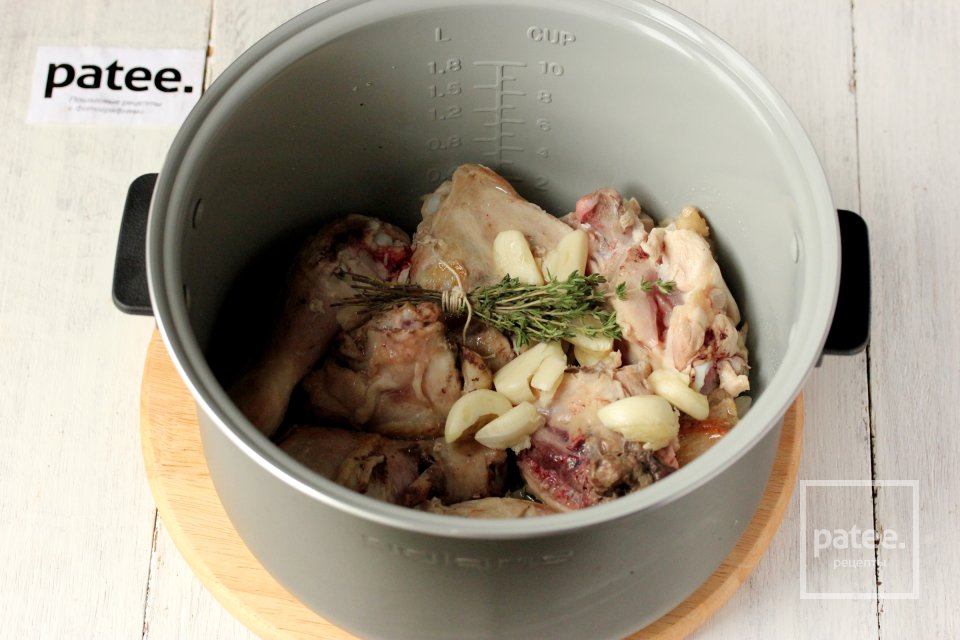 Курица в сливочно-чесночном соусе в мультиварке - Шаг 6