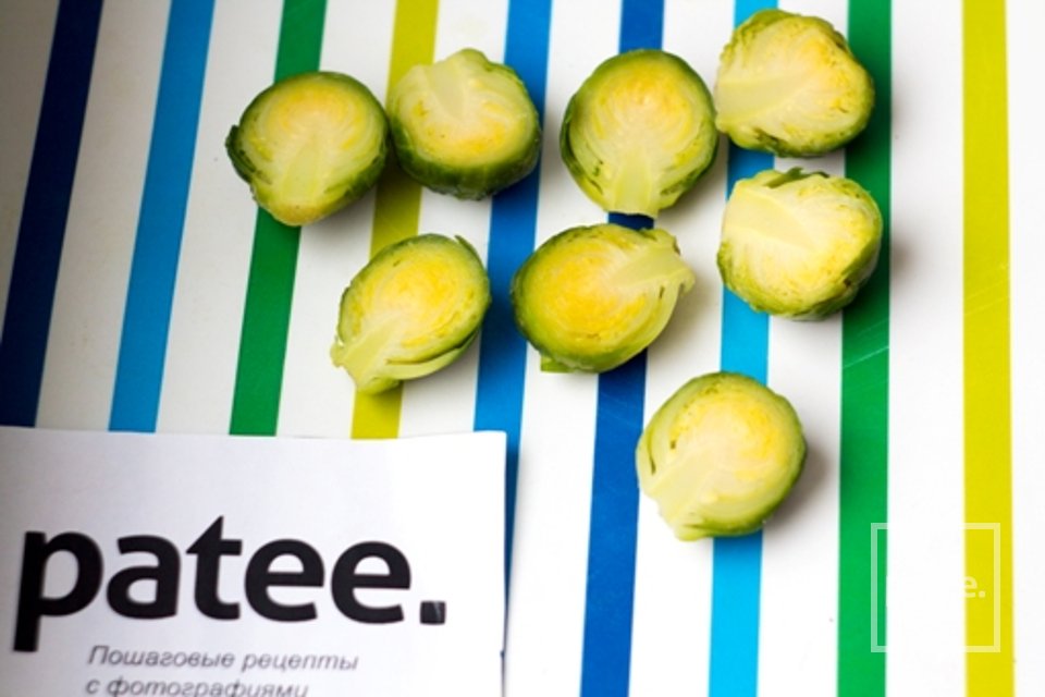 Йога-ужин: салат с брюссельской капустой под медово-шафрановым дрессингом - Шаг 1