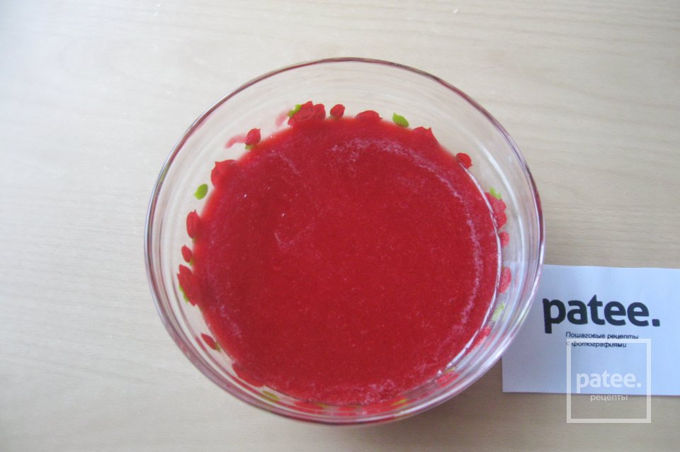 Дрожжевые оладьи с малиновым соусом - Шаг 8