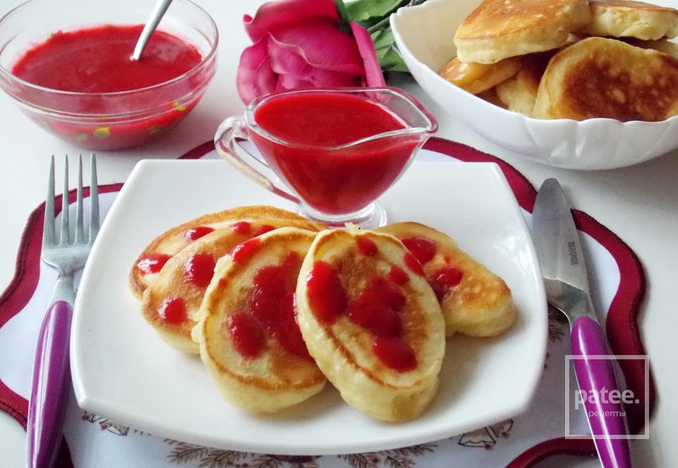 Дрожжевые оладьи с малиновым соусом - Шаг 15