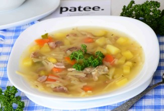 Куриный суп с брюссельской капустой тимьяном и розмарином