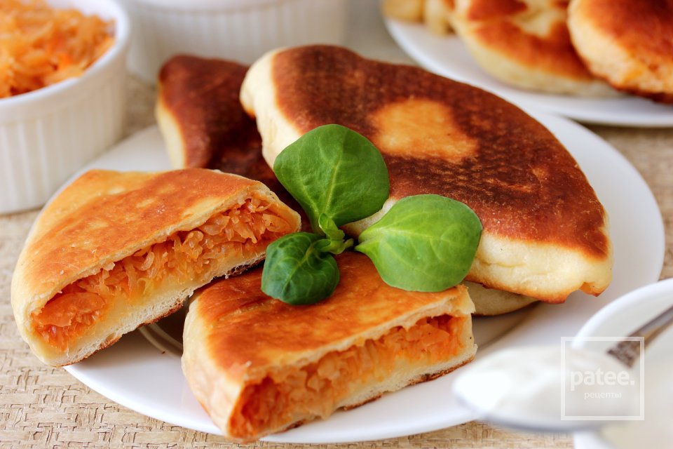 Жареные пирожки с квашеной капустой - Шаг 16