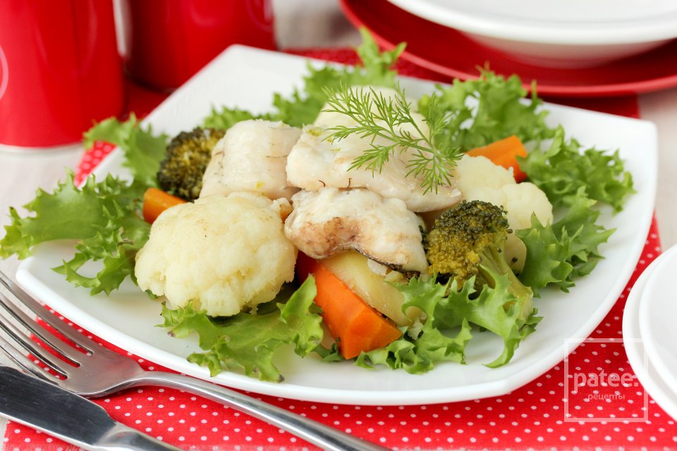 Рыба с овощами в пароварке. Филе судака в пароварке\. Судак в мультиварке. Рыба приготовленная на пару в мантоварке. Судак кранч с овощами на пару.